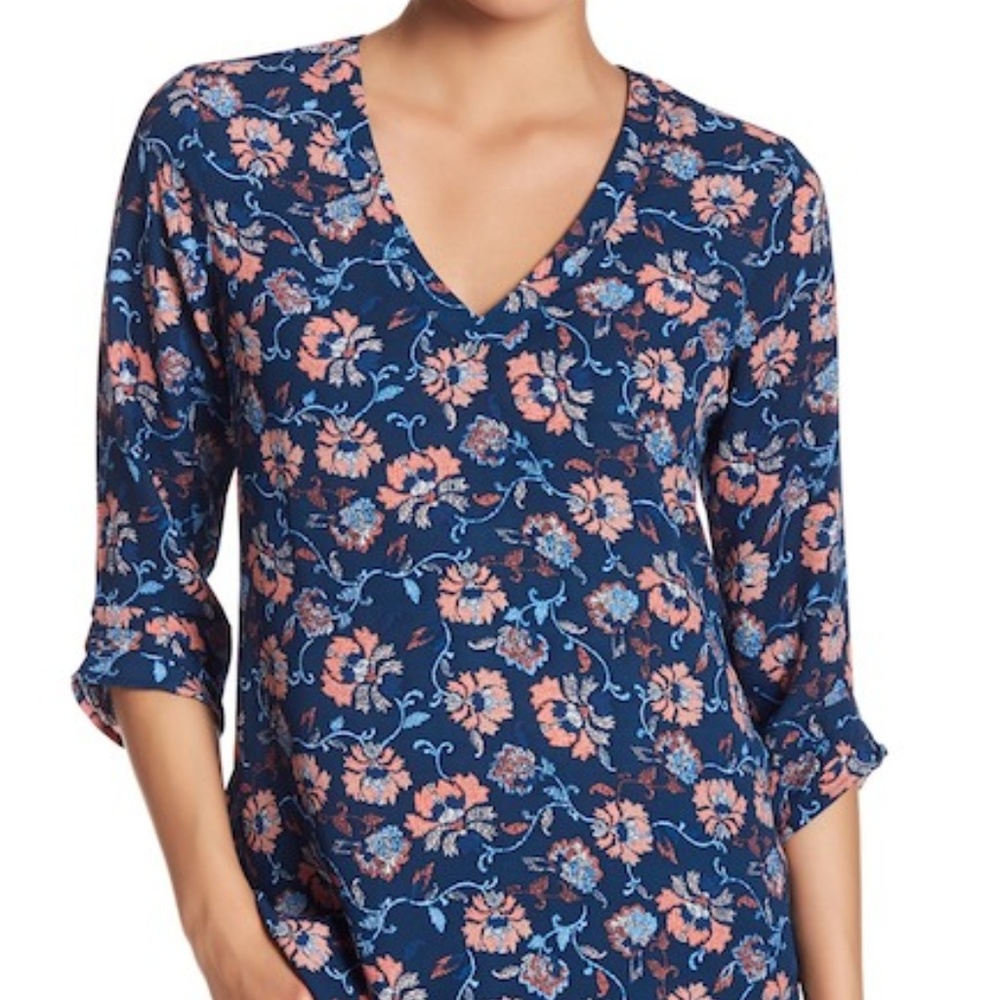 3/4 Sleeve Back Cutout Shirt